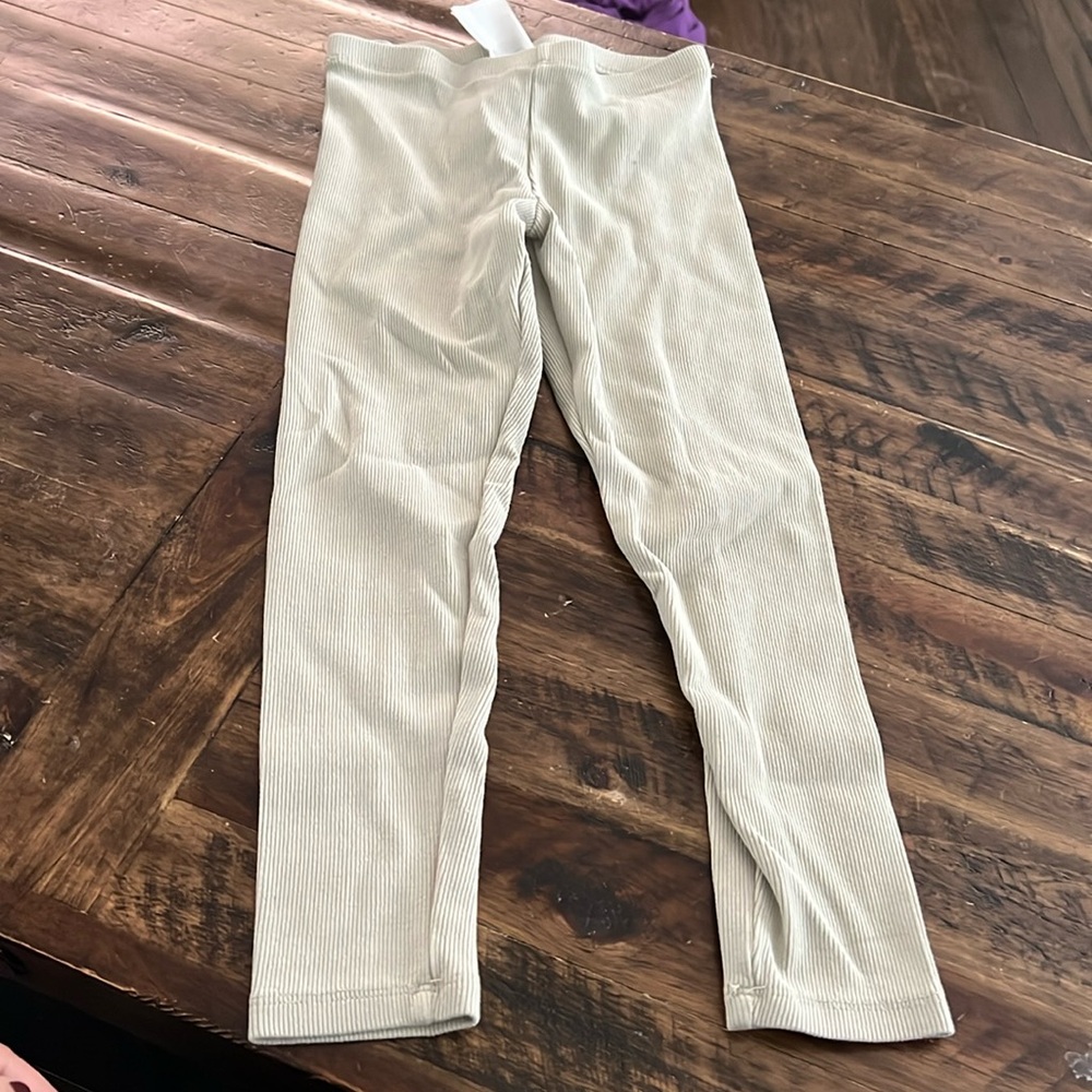 Size 6 - H&M light green ribbed leggings